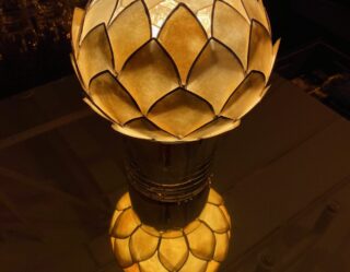 Illuminated lotus flower decorative lamp